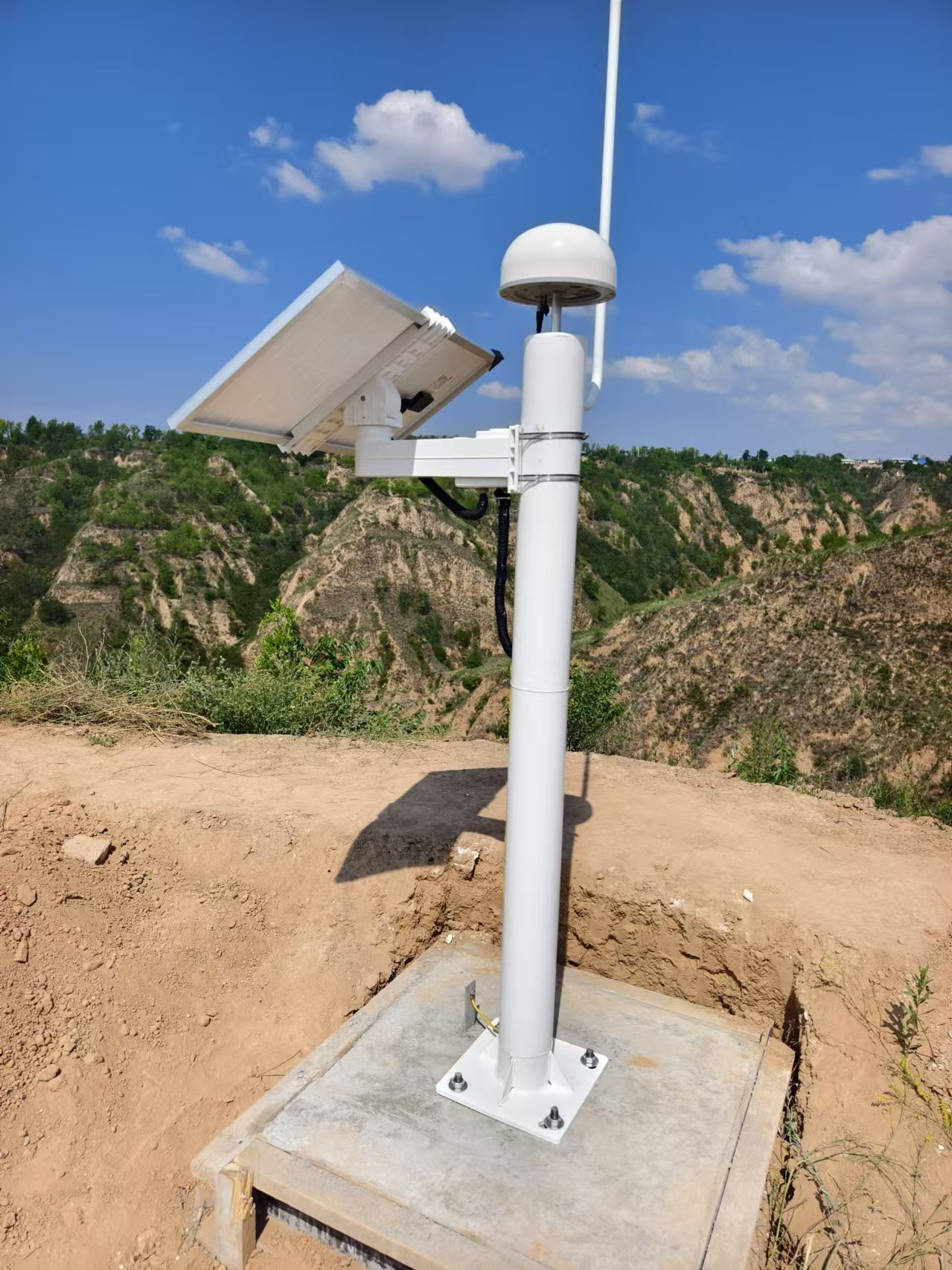 中石油煤层有限责任公司韩城采气管理区边坡监测站 (3).jpg